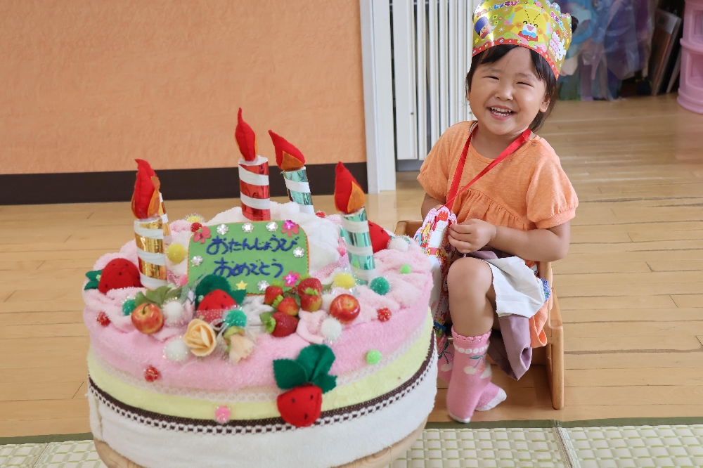 ７月の子育て支援センター「さくらの森」誕生会の様子です。
