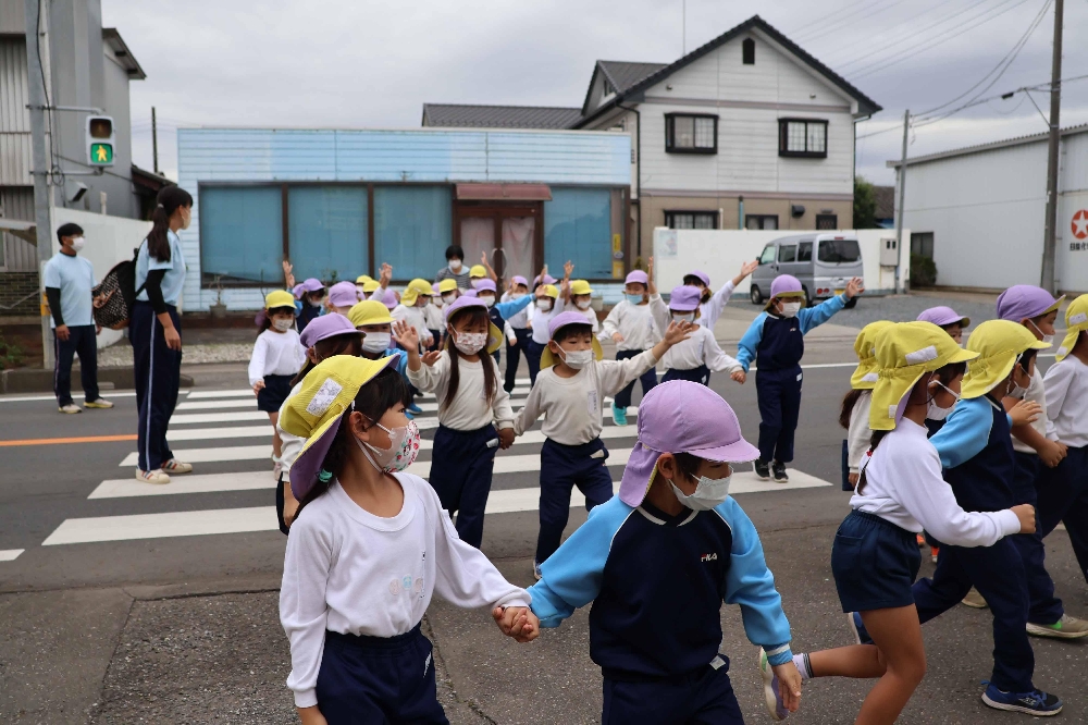 中川小学校の生徒と交流会をしました