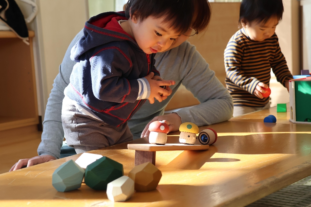 12月の子育て支援センター「さくらの森」のイベントの様子です。