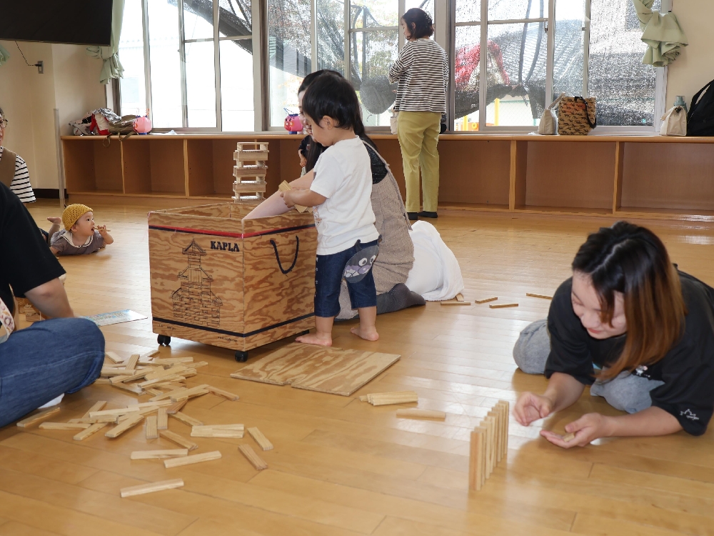 １０月子育て支援センター「さくらの森」そらえみクラブと２０回目記念３人目！！の様子です！