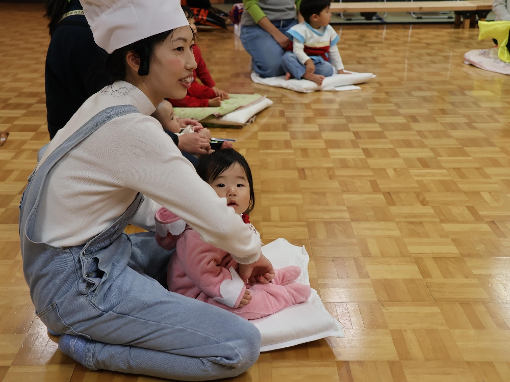 10月の支援センター「さくらの森」ハロウィンファミリー運動会の様子です。