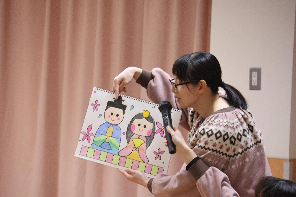 子育て支援センター「さくらの森」です！ひな祭りパーティーの様子です！