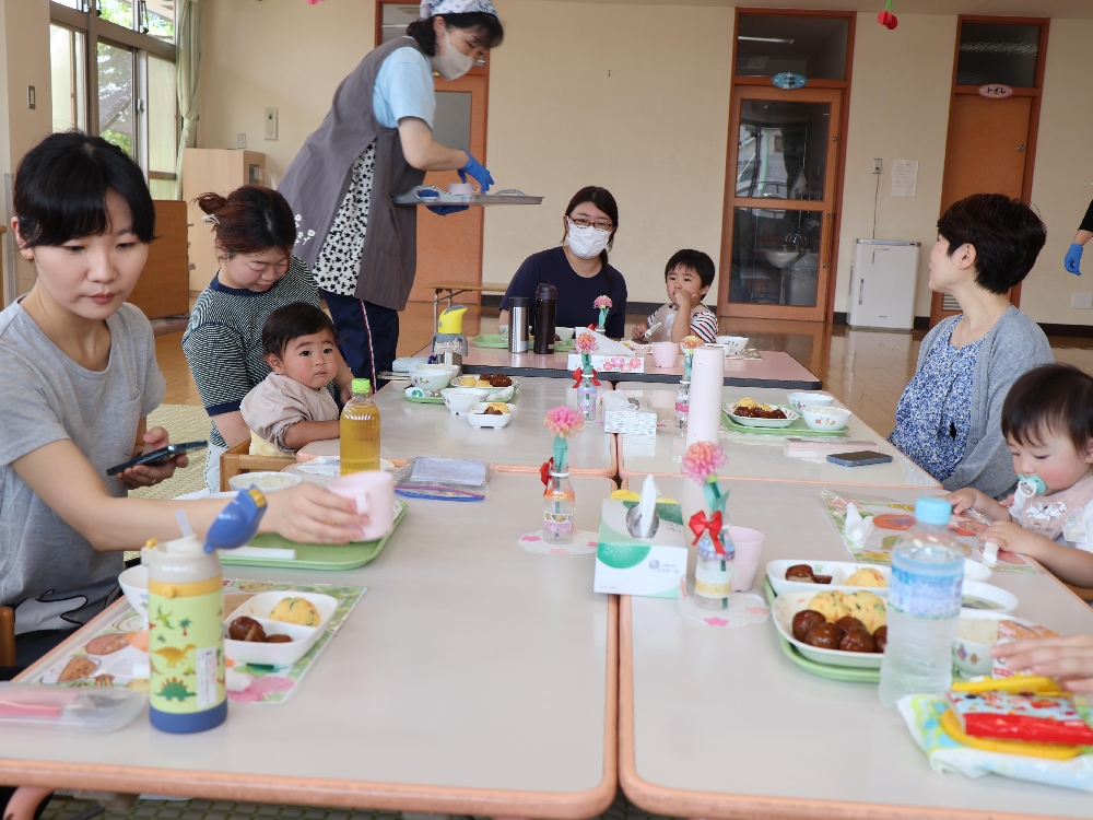 ５月の支援センター「さくらの森」第１回「給食たべちゃおっ💗」６月もお楽しみに！！